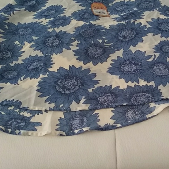 Shear Chiffon Blue Sunflower print Tank Top NWT - Picture 2 of 3